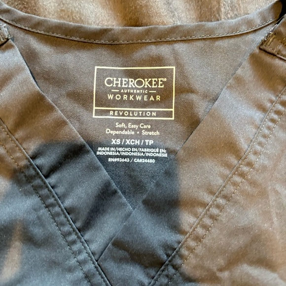 New✨ Cherokee Workwear Set of 5 Women’s Gray Scrub Tops - Picture 2 of 3